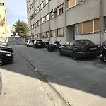 Spacious Family Free Parking Near Old Town شقة