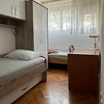 Spacious Family Free Parking Near Old Town Split