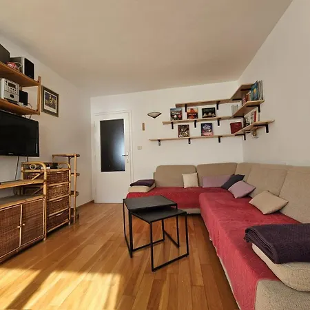 Sonya Apartment Split